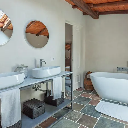 Vila Hostdomus - Pool And Wine