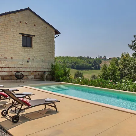 Hostdomus - Pool And Wine Vila Terruggia